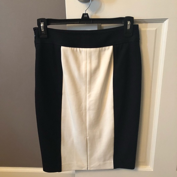 White House Black Market pencil skirt - Picture 2 of 2